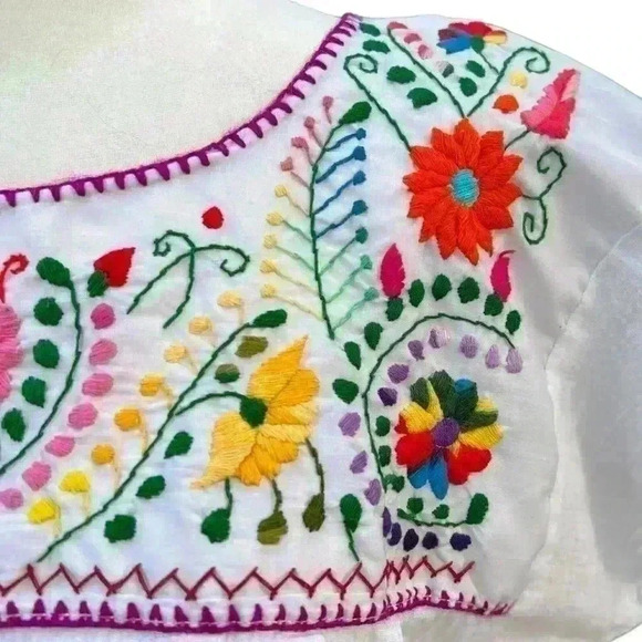 Mexican embroidered blouse white with multicolored floral motif size S - Picture 4 of 6